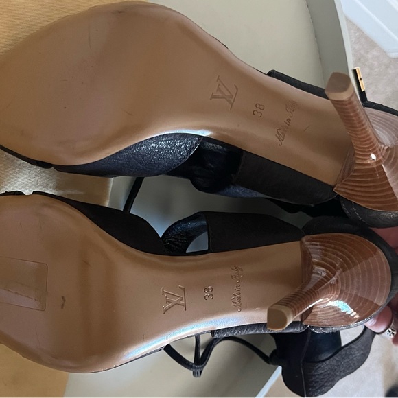 LOUIS VUITTON NEW Corfu Lace Up Sandals with Box Size 38 Eu/ size 7 US - Picture 4 of 4